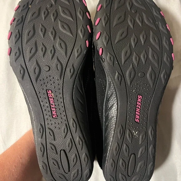 Skechers Women's Black and Gray Sneakers Size 8 - Picture 3 of 4